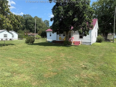 451 4th St, Mason, WV 25260 - photo 4