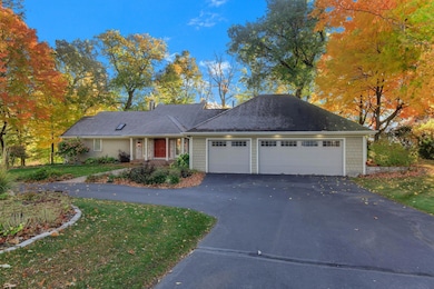 2648 Casco Point Rd, Wayzata, MN 55391 - photo 2