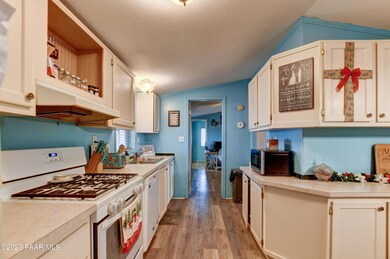 46835 2nd St, Ash Fork, AZ 86320 - photo 6