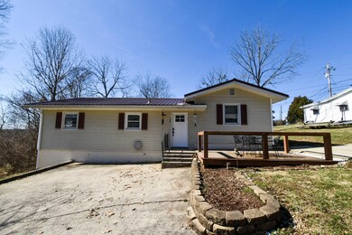 175 Cedarwood Ct, Harrodsburg, KY 40330 - photo 2