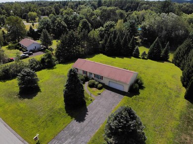 10 Loriann Dr, Saratoga Springs, NY 12866 - photo 2