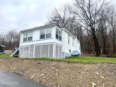 1423 W Independence St, Coal Township, PA 17866 - photo 3