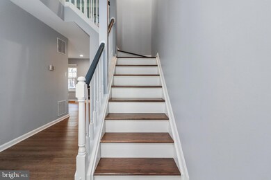 2431 Clover Field Cir, Herndon, VA 20171 - photo 6