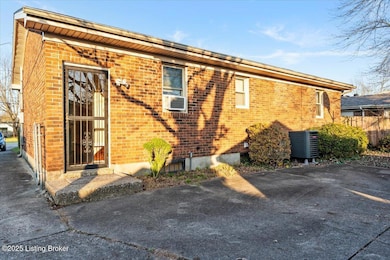 3702 Hillview Blvd, Louisville, KY 40229 - photo 5