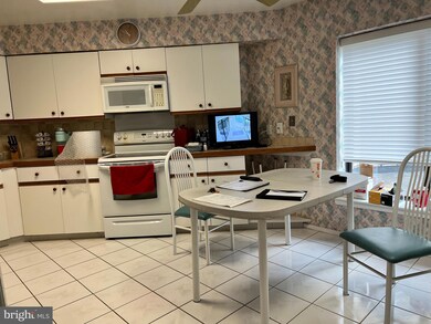 Towers Condominiums unit 204B, Baltimore, MD 21209 - photo 4