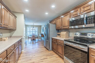 4450 Rivercliff Way-21
