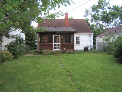 258 - Backyard to House o