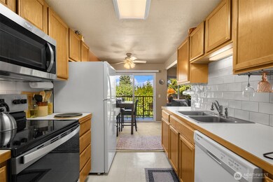 Updated Stove & Microwave