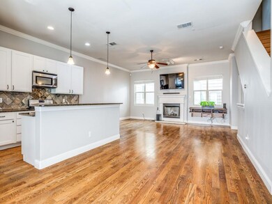 1723 Lewis Ct, Dallas, TX 75206 - photo 2