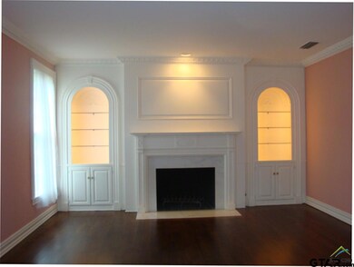 605 605 Rosemont Place One, Tyler, TX 75701 - photo 2