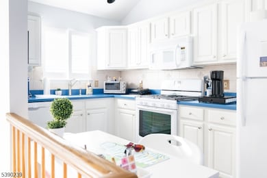 11 Oak Point Dr unit D11, Hamburg, NJ 07419 - photo 7