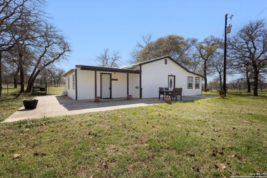 2124 Polly Ln, La Vernia, TX 78121 - photo 2