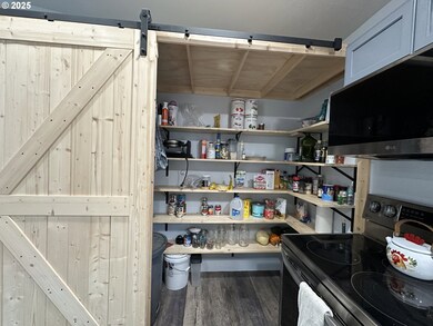 24826 S Hwy 395, Canyoncity, OR 97820 - photo 7