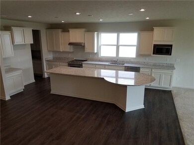 13457 Champagne St, Fishers, IN 46037 - photo 2