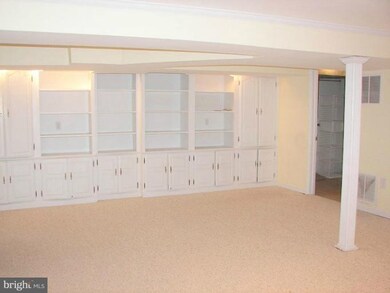 2123 Reynolds St, Falls Church, VA 22043 - photo 3