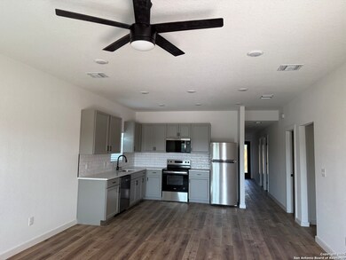 2105 Vista Rosa, Three Rivers, TX 78071 - photo 5