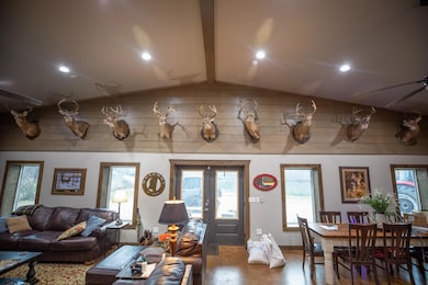 10015 Faulkner Dr, Aberdeen, MS 39730 - photo 3