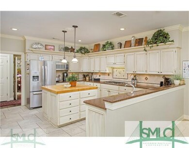 Kitchen. fully renovated, flow and function = fabu