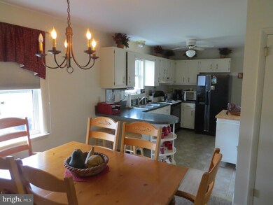 11922 Big Spring Rd, Clear Spring, MD 21722 - photo 3