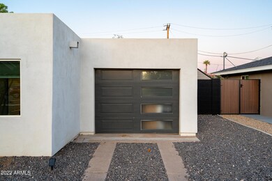 04_Front_04