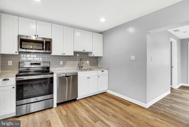 18 Compass Rd, Middle River, MD 21220 - photo 7