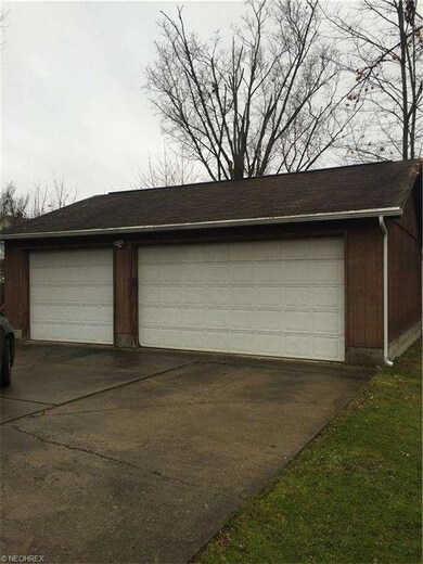 3 Car Garage
