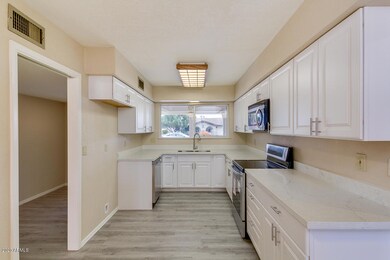 1046 S 72nd Place unit 5, Mesa, AZ 85208 - photo 2