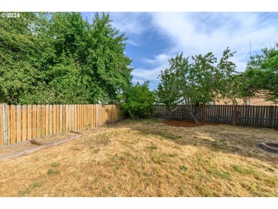 326 NW Washington St, Sheridan, OR 97378 - photo 4