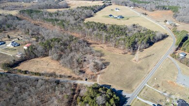 136 Arthurs Rd, Troutman, NC 28166 - photo 3