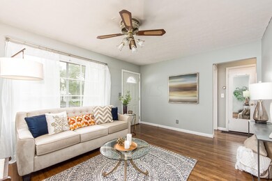 a 808 E Longview0059