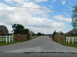 255 Tananger Springs Dr, Denison, TX 75021 - photo 2