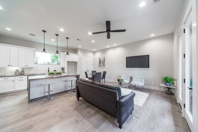 731 W 27th St unit A, Houston, TX 77008 - photo 2