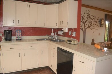 811 Bittersweet Ln, Anderson, IN 46011 - photo 7