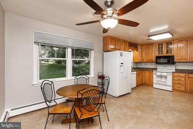 1319 Woodridge Ln, Sykesville, MD 21784 - photo 6