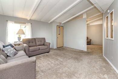 9136 Pepperidge Ln SE, Yelm, WA 98597 - photo 6