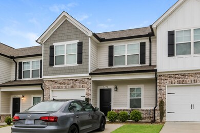 002-photo-front-view-13651556