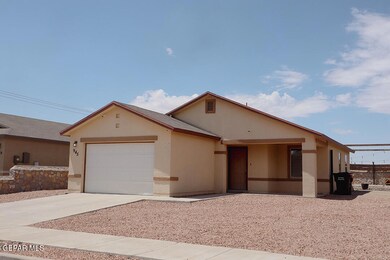 945 Maravillas St, Horizon City, TX 79928 - photo 3