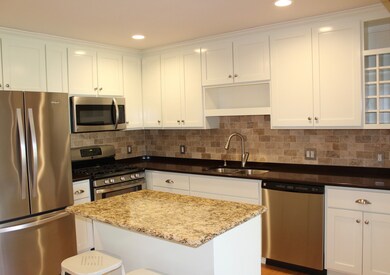 1318 Deerpath Dr, Morris, IL 60450 - photo 2