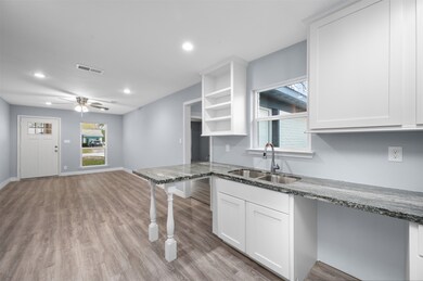 7501 Miley St, Houston, TX 77028 - photo 2