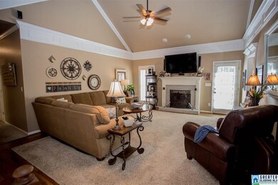 GORGEOUS CROWN MOULDING - GREAT ROOM