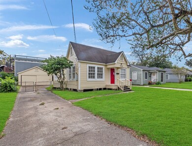 1004 Gale St, Houston, TX 77009 - photo 2