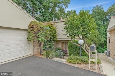 3800 Hemlock Way, Fairfax, VA 22030 - photo 3