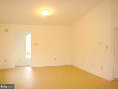 1011 S Lumber St, Allentown, PA 18103 - photo 3