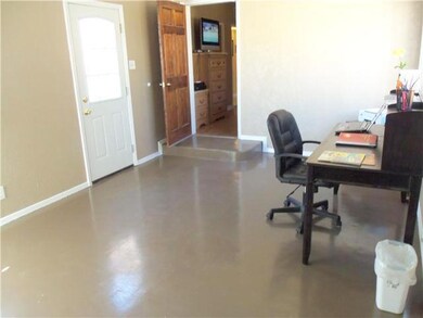 3711 Hamilton Ave, El Paso, TX 79930 - photo 4