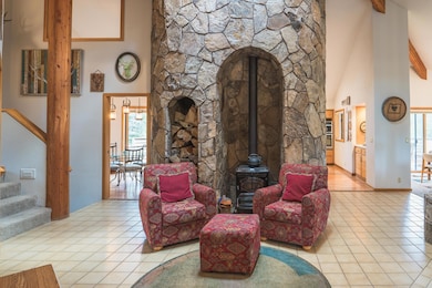 57636 Red Cedar Ln, Sunriver, OR 97707 - photo 2