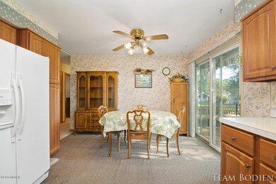 7510 Yorktown Rd, Lansing, MI 48917 - photo 6