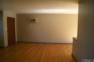 LIVING ROOM - FRONT ENTRY