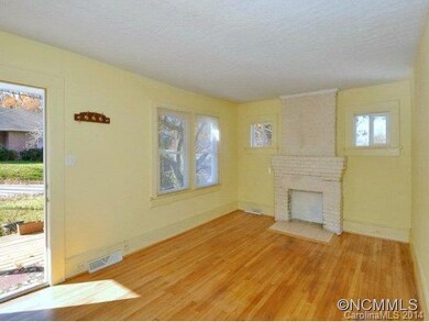 Living Room w/ Hardwood Floors