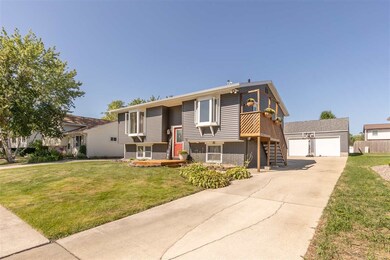 1122 Fleur Dr, Waterloo, IA 50701 - photo 2
