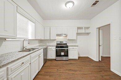 730 W Florence St, Denison, TX 75020 - photo 3